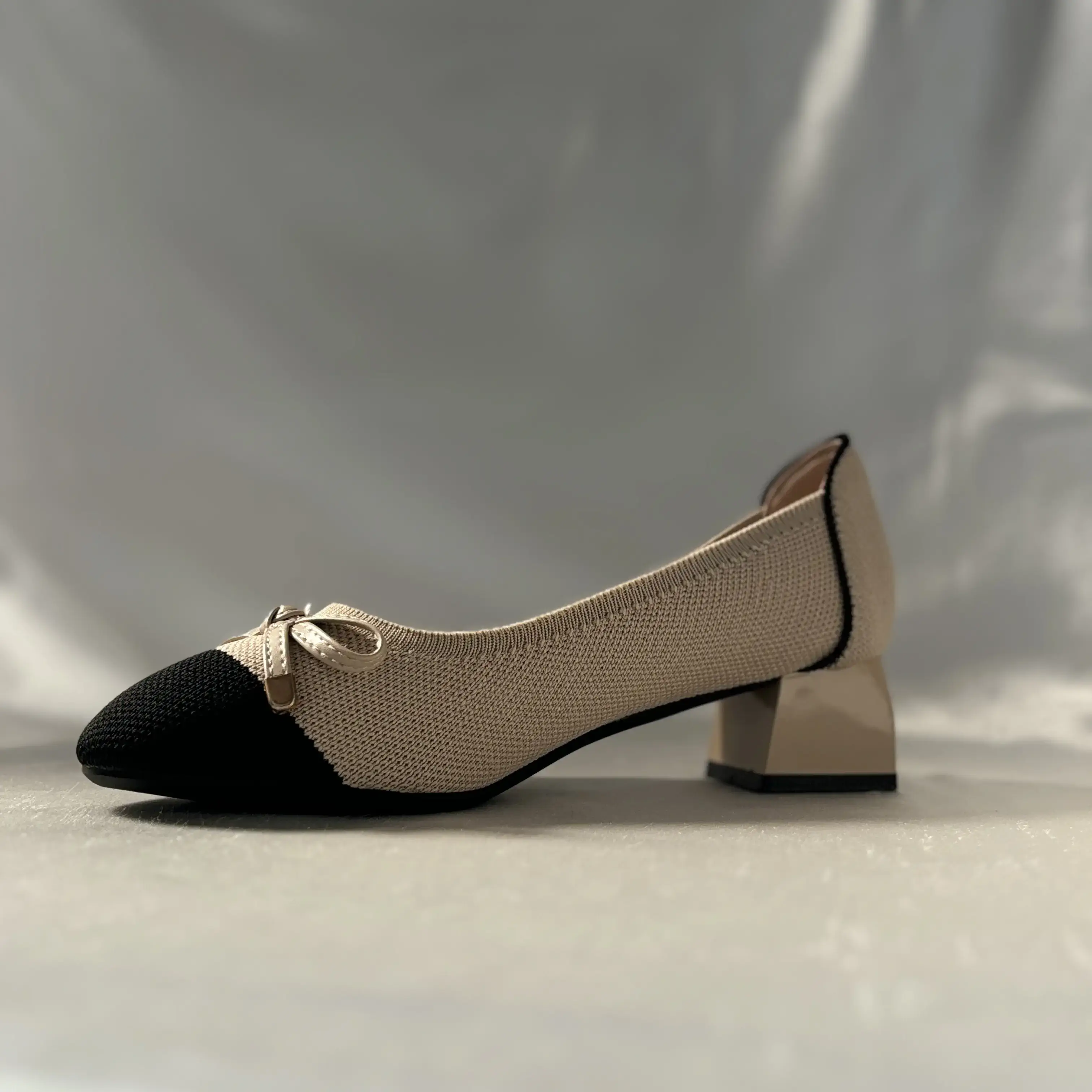 Black and Beige Flyknit heels with ribbon